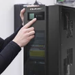 Kép 3/10 - Qoltec Szünetmentes Tápegység UPS 3-fázisú | 20kVA | 16kW | LCD | EPO | SNMP | USB | On-line | Alacsony frekvencia